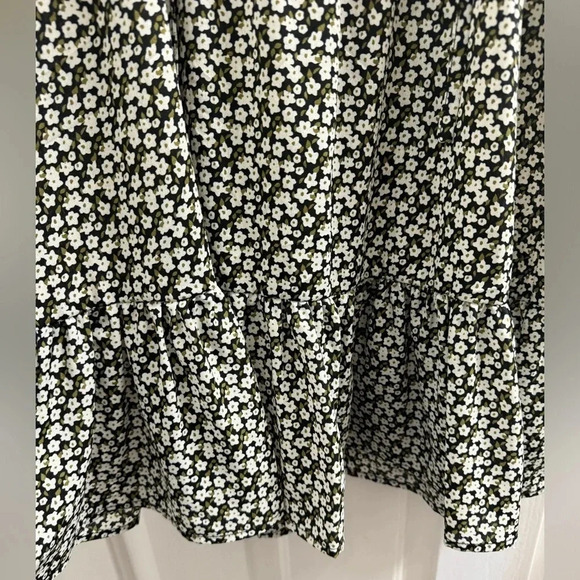 Amazon women’s short sleeve v neck ruffle floral print mini skater dress size s - Picture 7 of 8